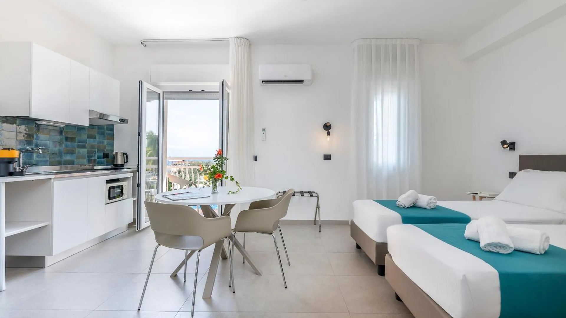 Residence Villa Giardini 3*, גיארדיני נאקסוס איטליה
