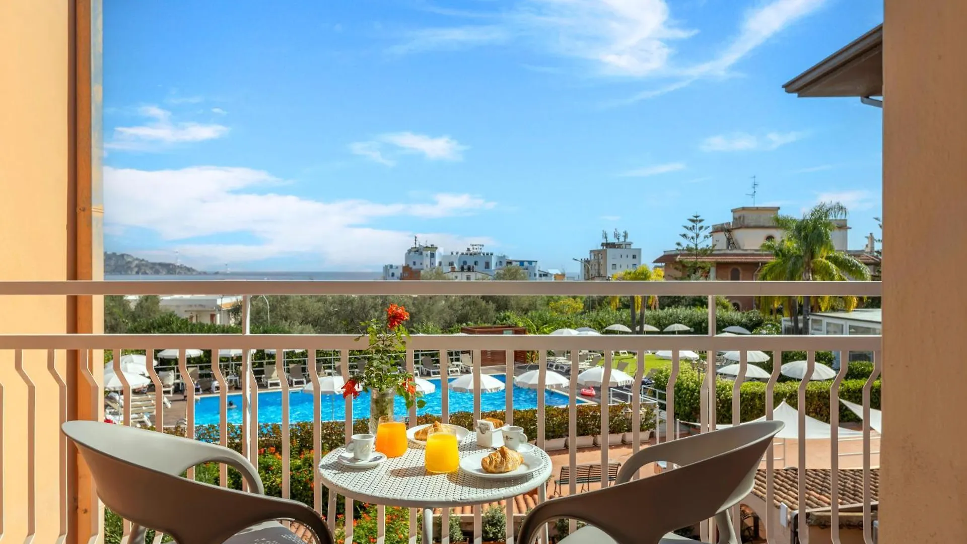 Residence Villa Giardini 3*, גיארדיני נאקסוס איטליה