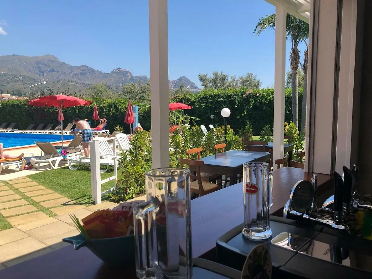 Residence Villa Giardini מלון דירות
